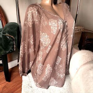 Maurice’s Blouses l Sheer l V-Neck l 3/4 Sleeve l V-Neck l 1X l EUC